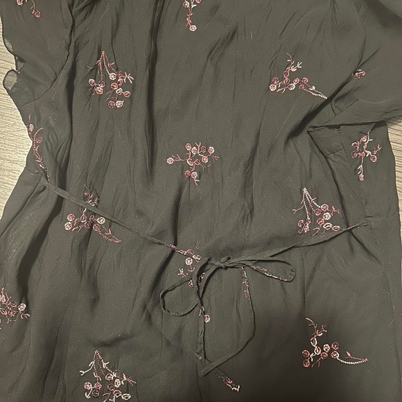 🌥️reitman tied float floral top - Picture 4 of 4